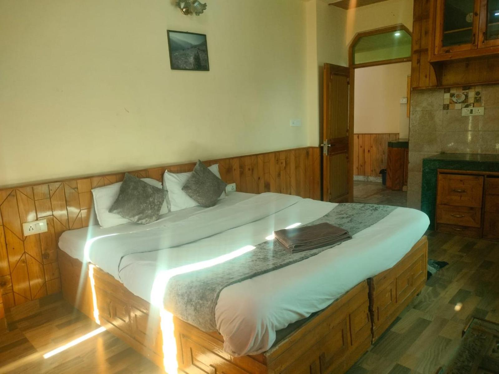 Govind Royal Stay Manāli Buitenkant foto