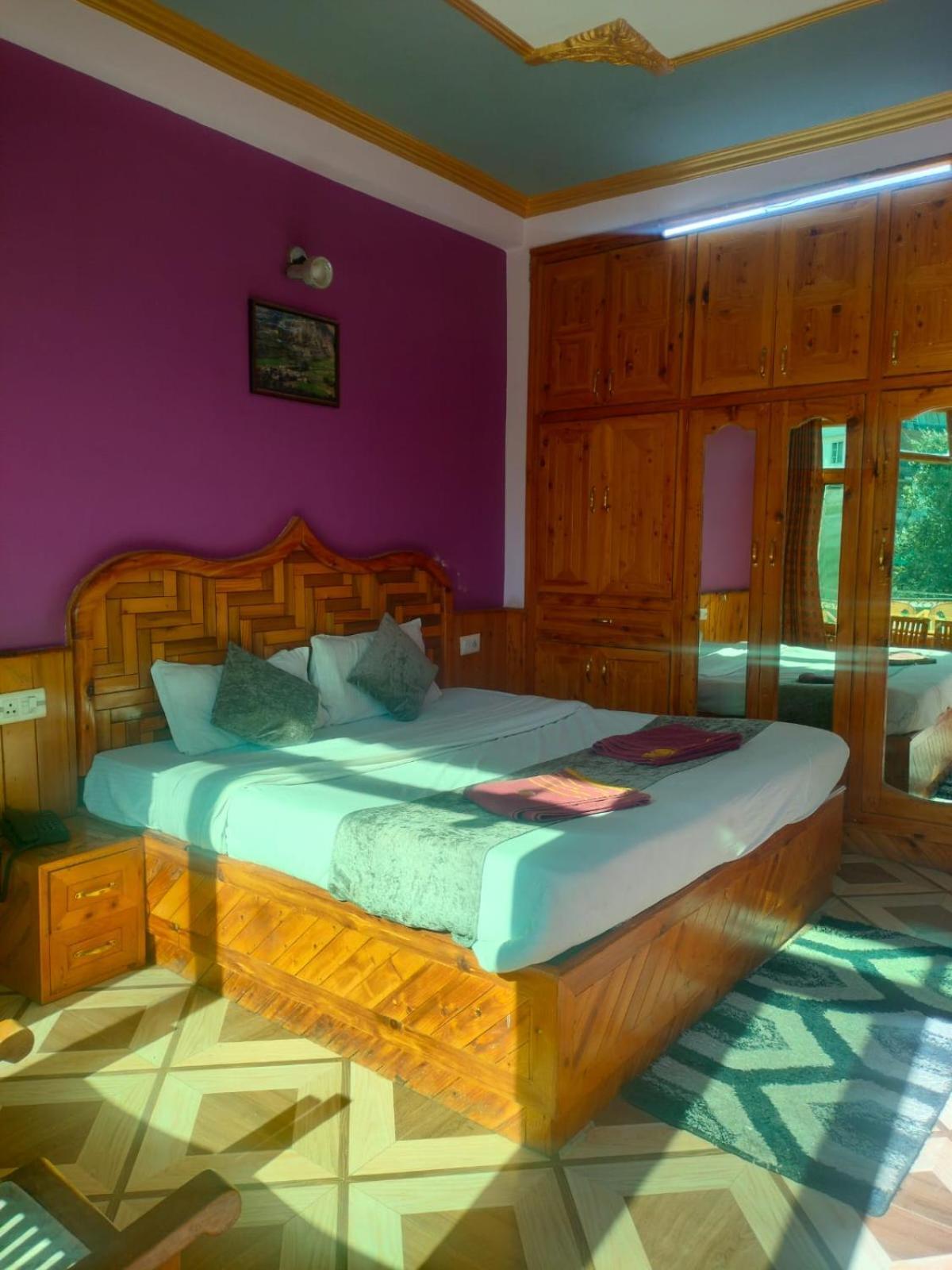 Govind Royal Stay Manāli Buitenkant foto