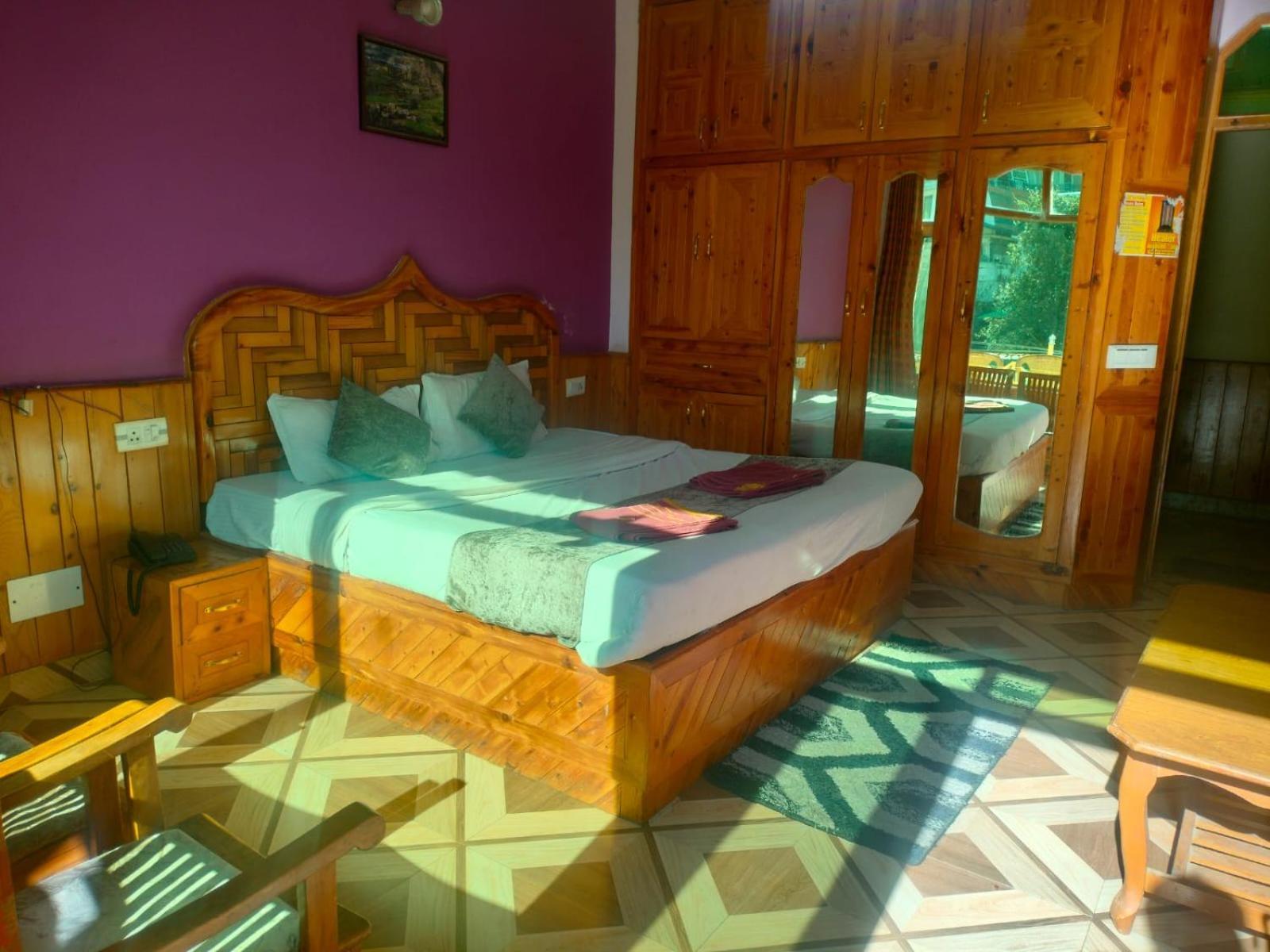 Govind Royal Stay Manāli Buitenkant foto